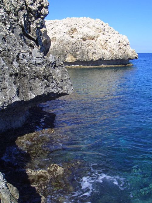 Pictures of coastal rock formations near agia nappa cyprus 02