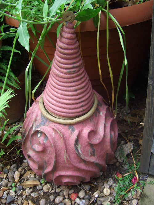 London pottery CIMG0087.JPG (110282 bytes)