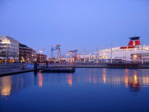 Kiel-harbour.jpg (9599 bytes)